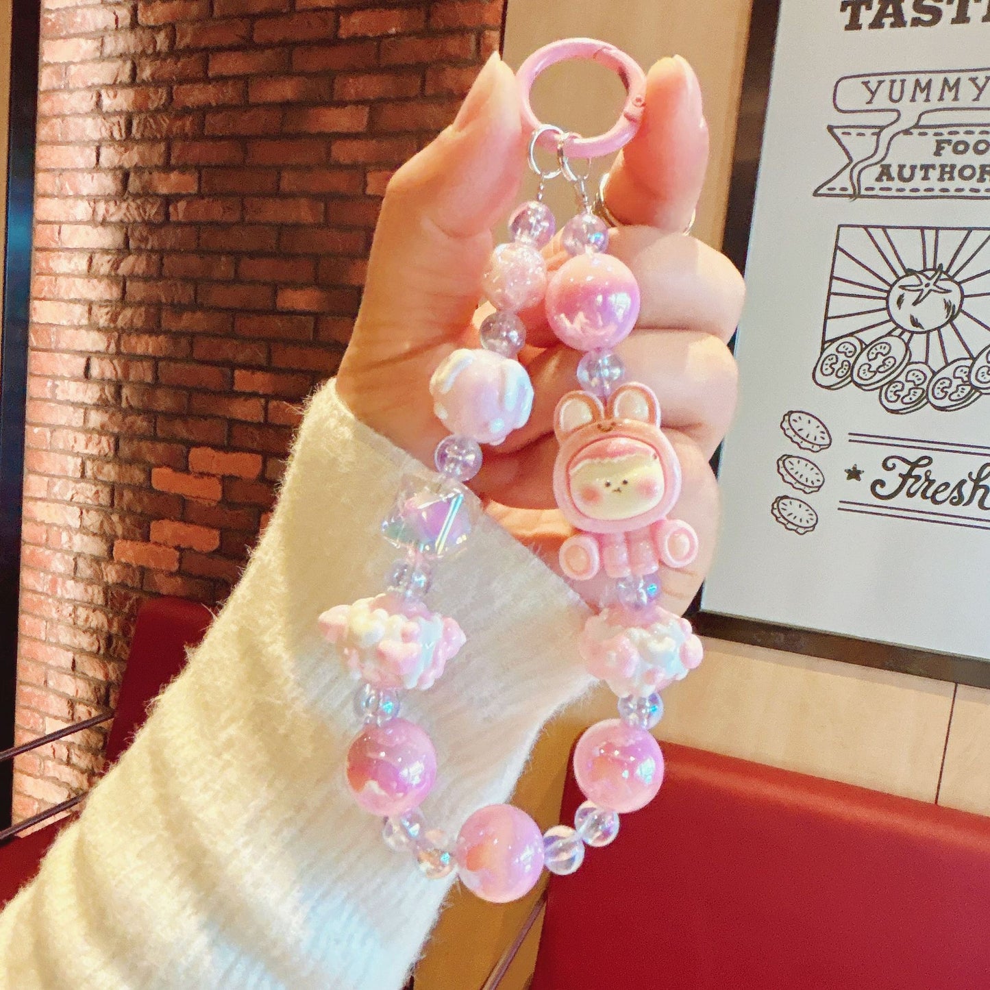 【ストラップ】リリス・蝶々（アクリル・レジンビーズ・二重構造のビーズ・レンジDIY)