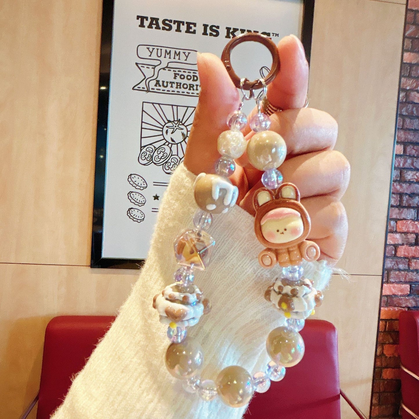 【ストラップ】リリス・蝶々（アクリル・レジンビーズ・二重構造のビーズ・レンジDIY)